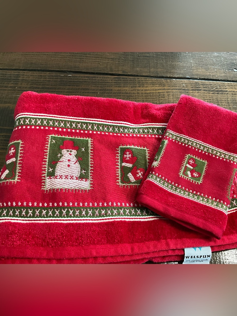 Set of 2 Wellspun Holiday Christmas Towels Hand Towel Bath Towel